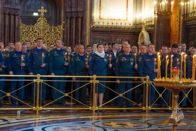 Сотрудники Главного управления МЧС России по г.Москве приняли участие в благодарственных молебнах, посвященных православному празднику иконы Божией Матери