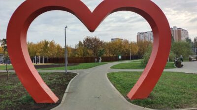 «Аллея влюблённых» и спортивный кластер в районе Некрасовка города Москвы