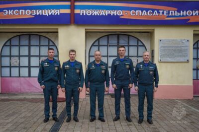 Начальник Главного управления МЧС России по г. Москве Вадим Уваркин встретился с победителями XX чемпионата мира по пожарно-спасательному спорту