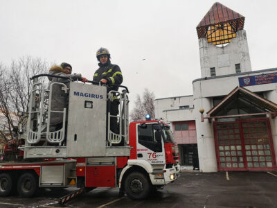 Пожарные ЮВАО осуществили мечту особенного ребенка