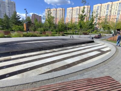 В Некрасовском сквере у метро «Некрасовка» силами ГБУ «Жилищник района Некрасовка» выполнены работы по промывке фонтана